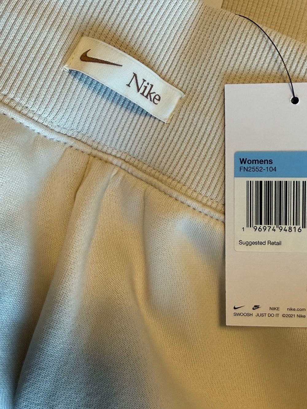 Nike - Picture 5 of 6